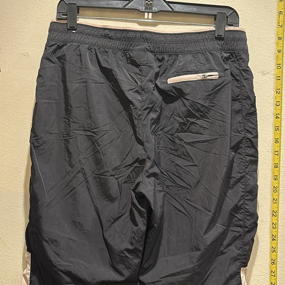 Reebok Women's Athletic windbreaker pants in Black and Tan - Picture 3 of 5